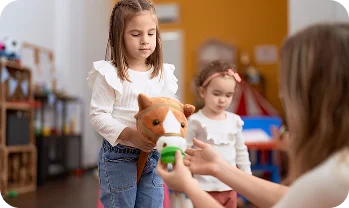Dzieci łatwo zaaklimatyzują się po przeprowadzce dzięki naszym usługom, które pomagają zorganizować komfortową przeprowadzkę dla całej rodziny.
